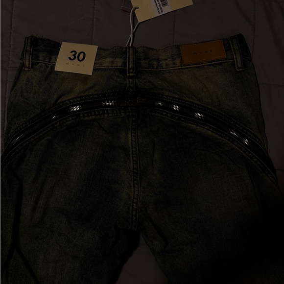 MNML Med Wash Skinny Jeans with Zipper Details - Picture 3 of 3